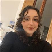 Ciao! Sono Camilla, ho 22 anni e studio medicina al 4° anno! Mi metto a disposizione come aiuto compiti in tutte le materie base!